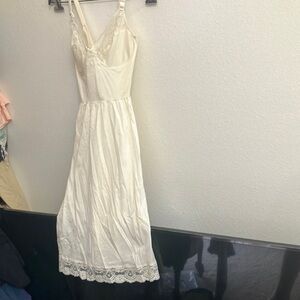 FINAL MARKDOWN Vintage vassarette slip 32d